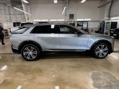 2024 Cadillac LYRIQ 4dr Luxury w/1SC