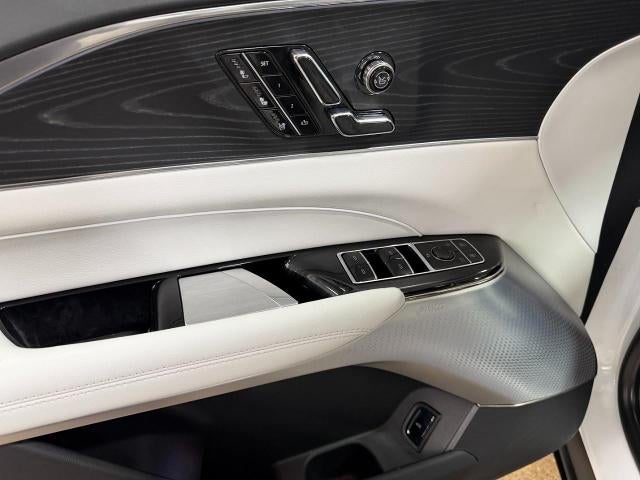 2024 Cadillac LYRIQ 4dr Luxury w/1SD