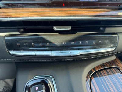 2023 Cadillac Escalade ESV 4WD 4dr Premium Luxury