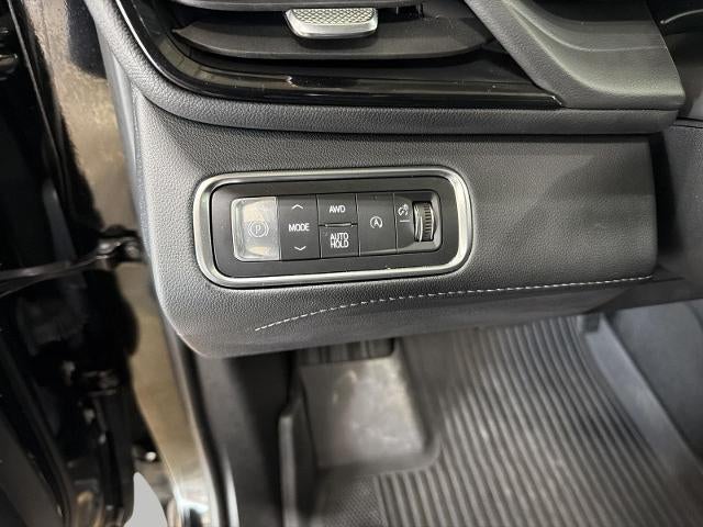 2025 Buick Enclave 4dr Avenir