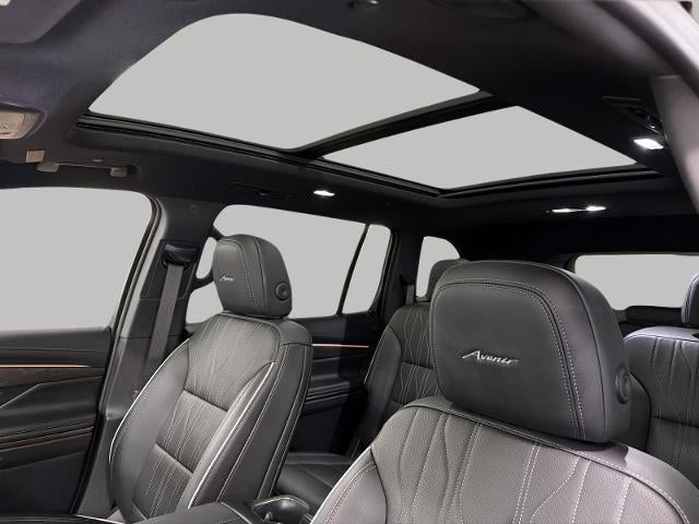 2025 Buick Enclave 4dr Avenir