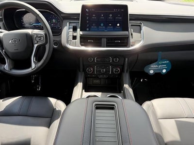 2024 Chevrolet Suburban 4WD 4dr RST