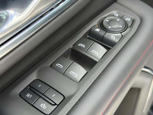 2024 Chevrolet Suburban 4WD 4dr RST