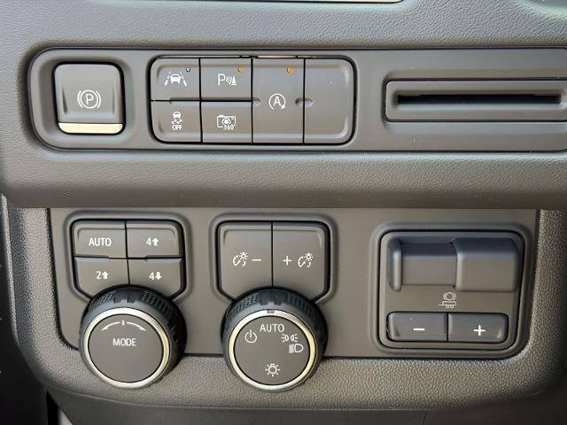 2024 Chevrolet Suburban 4WD 4dr RST