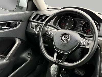 2018 Volkswagen Passat 2.0T SE Auto