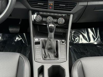 2022 Volkswagen Jetta SE Auto