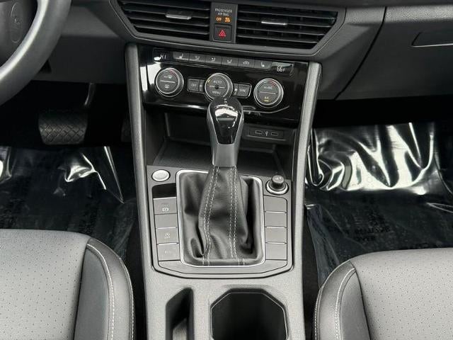 2022 Volkswagen Jetta SE Auto