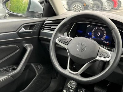 2022 Volkswagen Jetta SE Auto