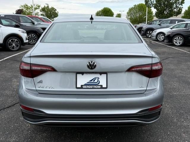 2022 Volkswagen Jetta SE Auto