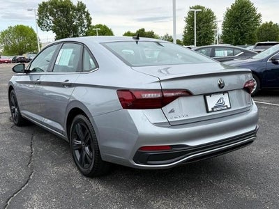 2022 Volkswagen Jetta SE Auto