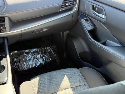 2025 Nissan Rogue AWD SV