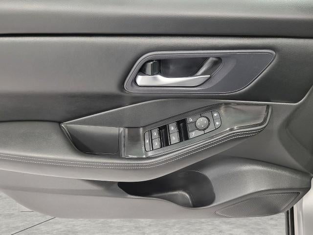 2025 Nissan Rogue AWD SV