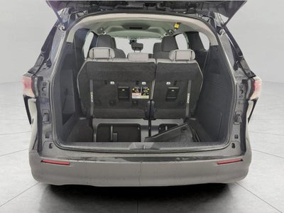 2025 Toyota Sienna LE FWD 8-Passenger