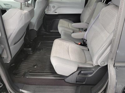 2025 Toyota Sienna LE FWD 8-Passenger