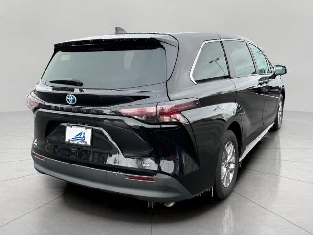 2025 Toyota Sienna LE FWD 8-Passenger