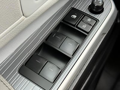 2025 Toyota Sienna LE FWD 8-Passenger