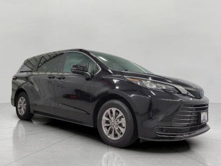 2025 Toyota Sienna LE FWD 8-Passenger