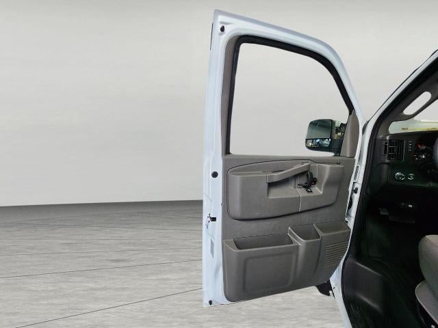 2025 Chevrolet Express Passenger 3500 RWD 3500 155 LT