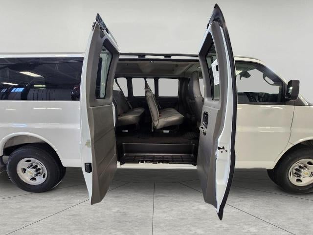 2025 Chevrolet Express Passenger 3500 RWD 3500 155 LT