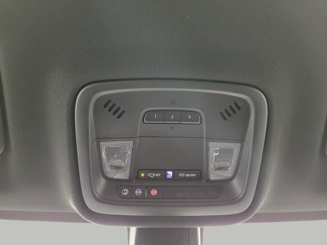 2023 Chevrolet Traverse AWD 4DR LT CLOTH W/1LT **UNIVERSAL HOME REMOTE**WIRELESS APPLE CARPLAY/ANDROID AUTO**PASSIVE ENTRY**