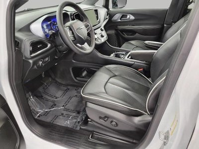2026 Chrysler Pacifica Limited FWD