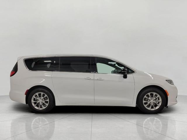 2026 Chrysler Pacifica Limited FWD