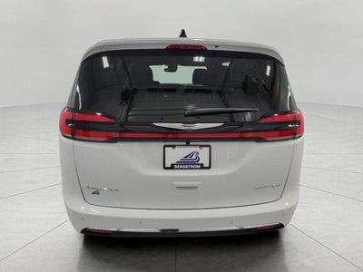 2026 Chrysler Pacifica Limited FWD