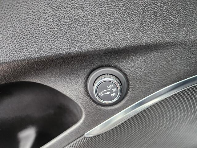 2023 Buick Enclave AWD 4DR ESSENCE **GARAGE DOOR TRANSMITTER**HEATED FRONT SEATS**DUAL ZONE CLIMATE CONTROL**