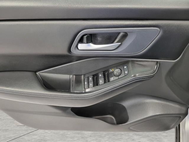 2025 Nissan Rogue AWD SV