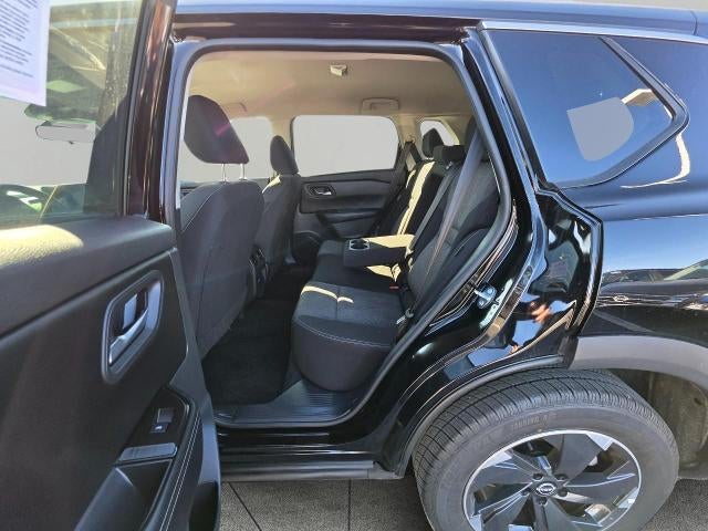 2025 Nissan Rogue AWD SV