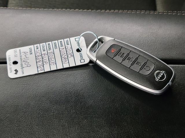 2025 Nissan Rogue AWD SV