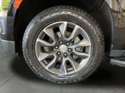 2023 Chevrolet Suburban 4WD 4dr LT