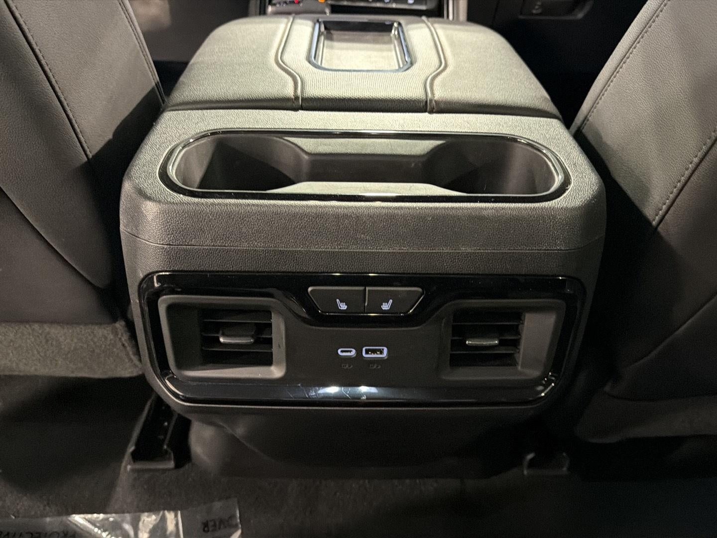 2022 GMC Sierra 1500 4WD Crew Cab 147 AT4