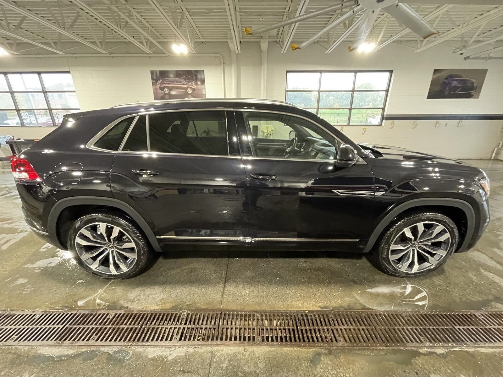 2023 Volkswagen Atlas Cross Sport 3.6L V6 SEL Premium R-Line 4MOTION