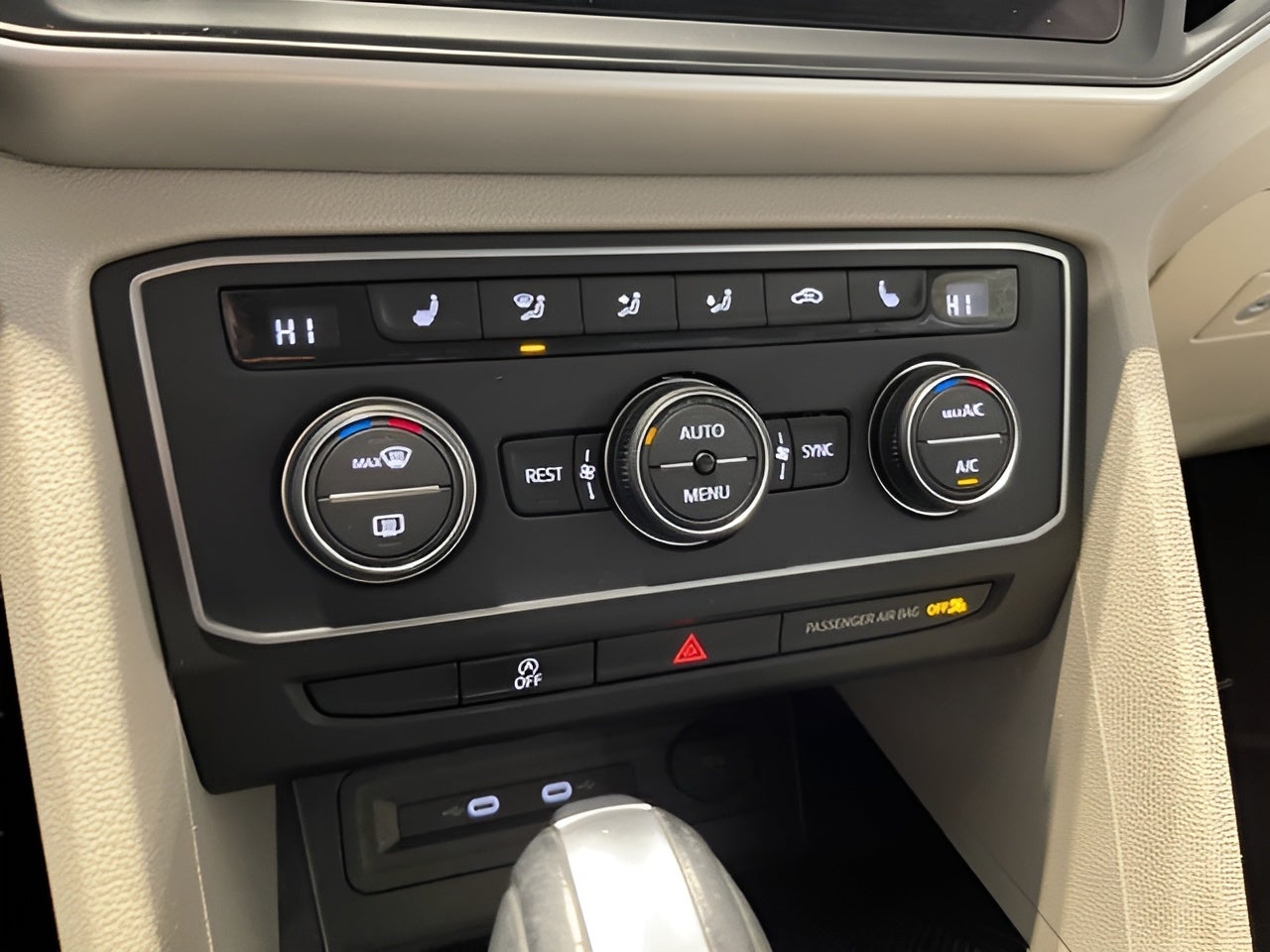 2021 Volkswagen Atlas 2021.5 3.6L V6 SE w/Technology R-Line 4MOTION