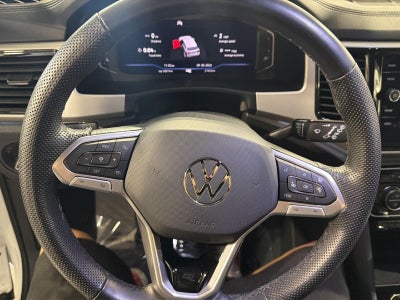 2023 Volkswagen Atlas Cross Sport 2.0T SEL R-Line Black 4MOTION