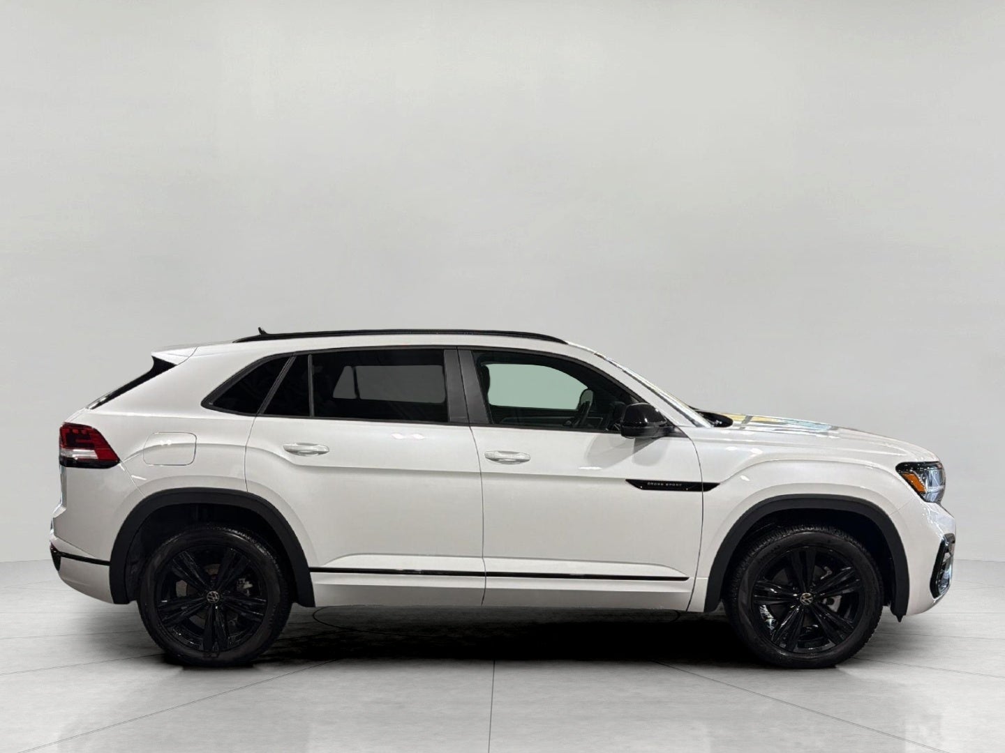 2023 Volkswagen Atlas Cross Sport 2.0T SEL R-Line Black 4MOTION
