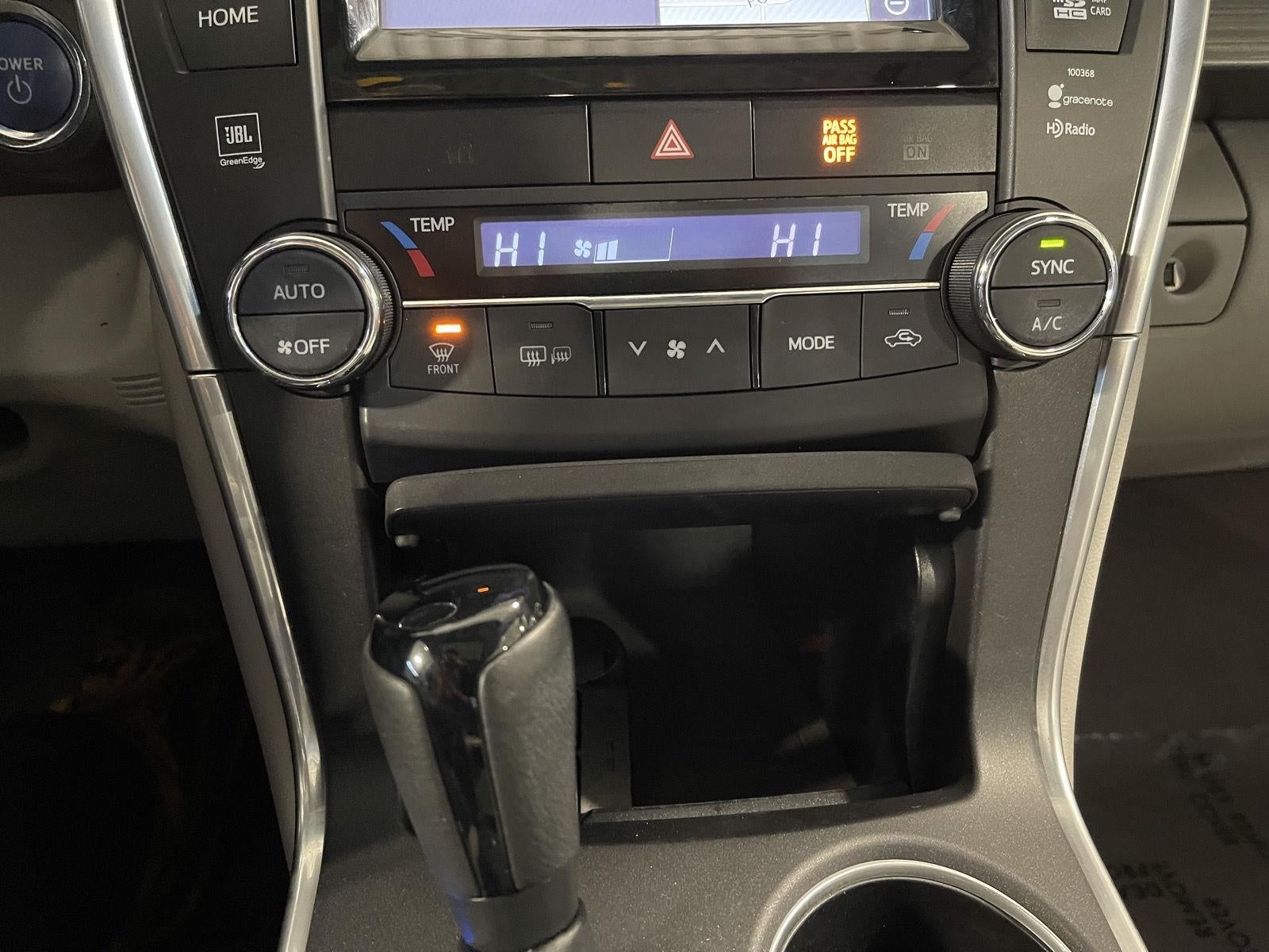 2015 Toyota Camry Hybrid 4dr Sdn XLE