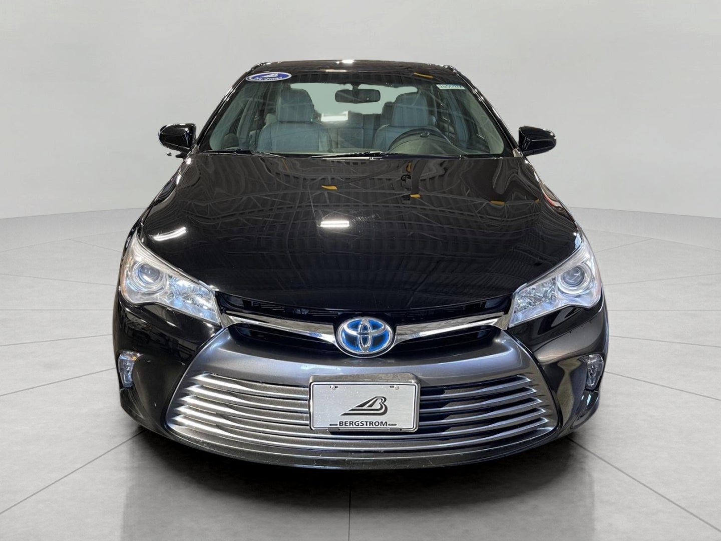 2015 Toyota Camry Hybrid 4dr Sdn XLE