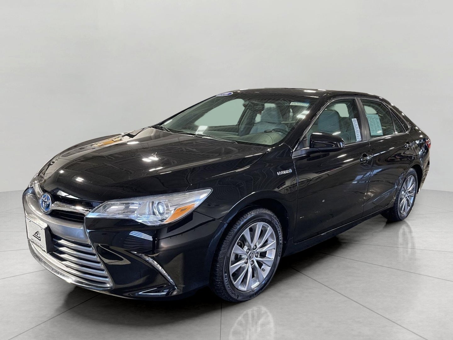 2015 Toyota Camry Hybrid 4dr Sdn XLE