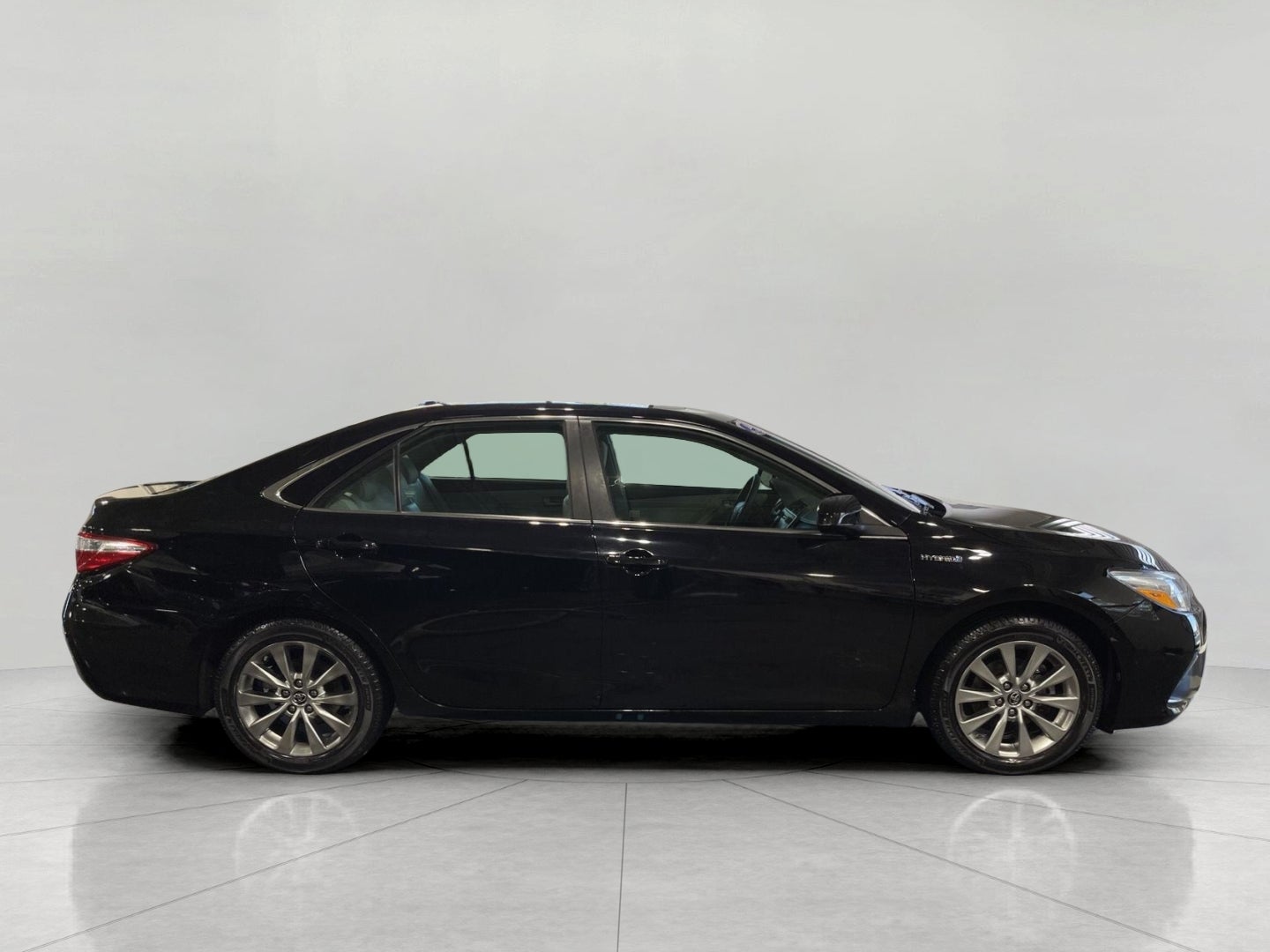 2015 Toyota Camry Hybrid 4dr Sdn XLE