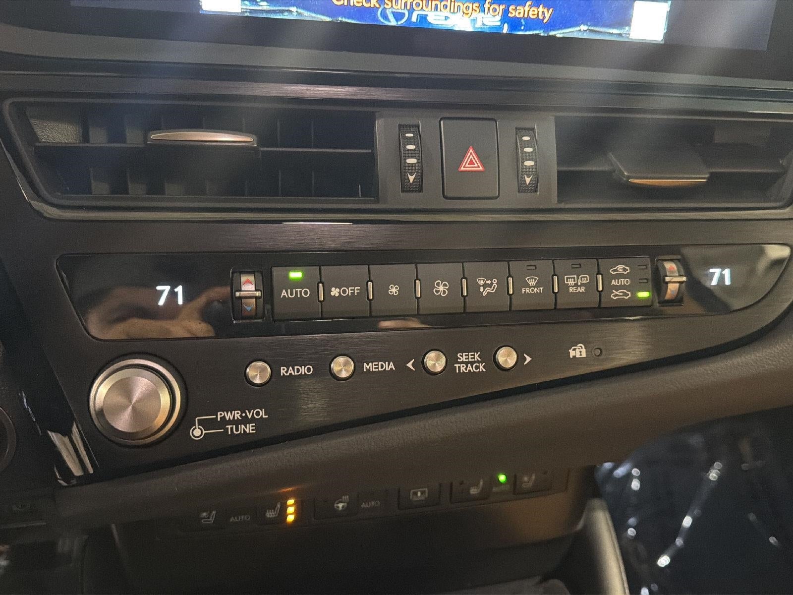 2023 Lexus ES ES 300h Luxury FWD
