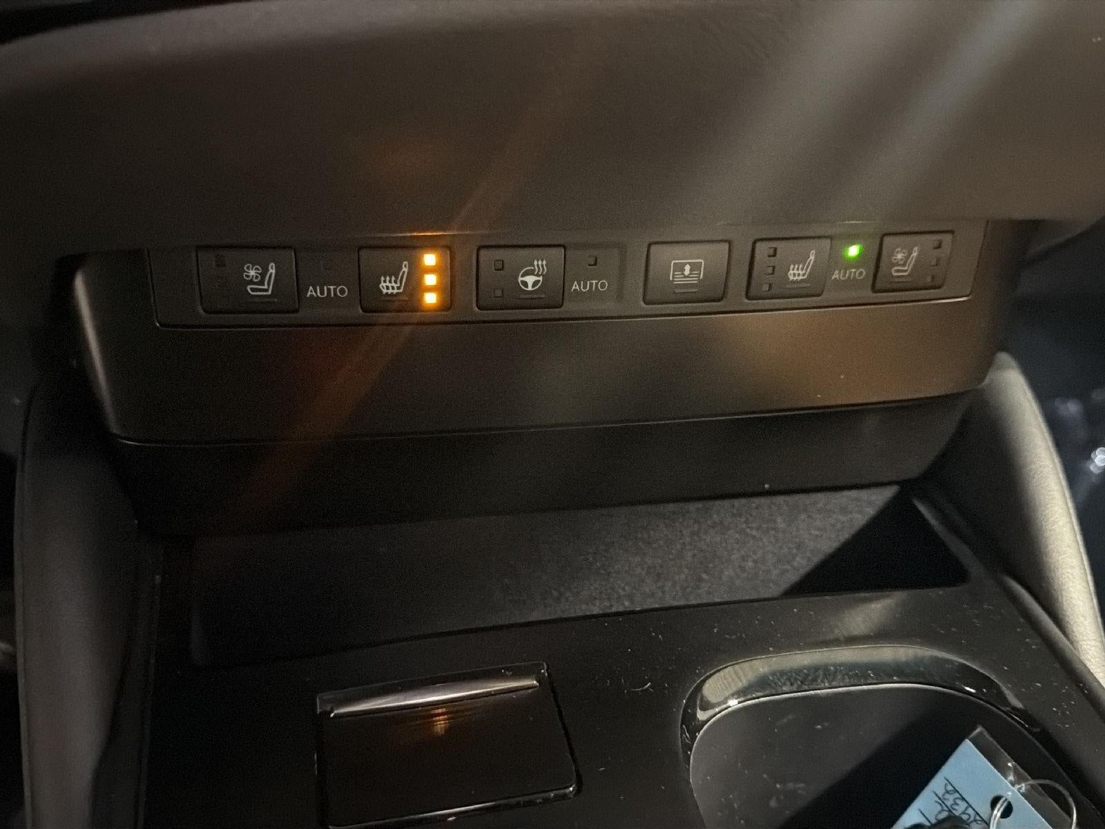 2023 Lexus ES ES 300h Luxury FWD