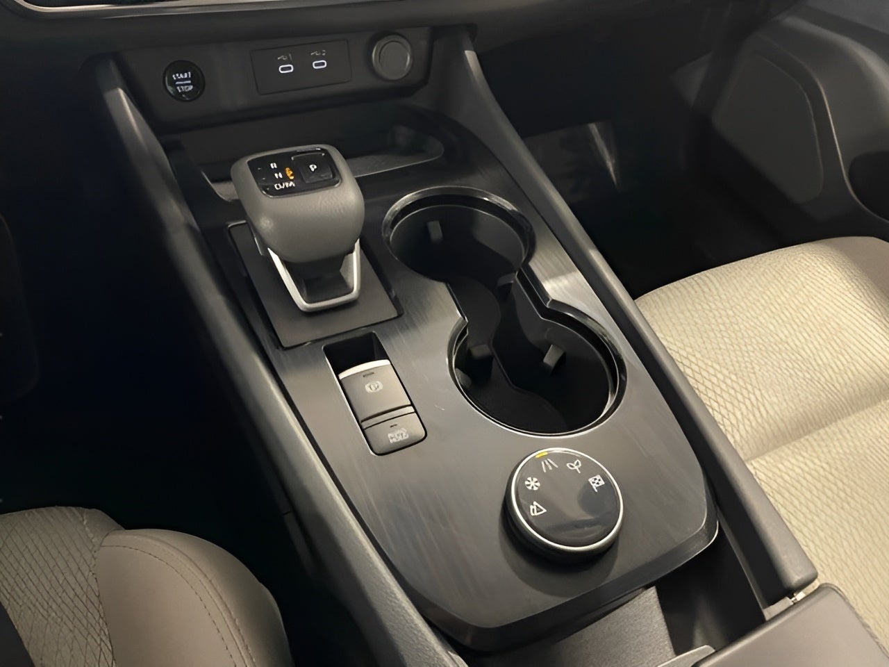 2025 Nissan Rogue AWD SV