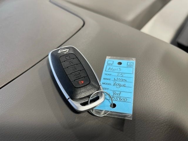 2025 Nissan Rogue AWD SV