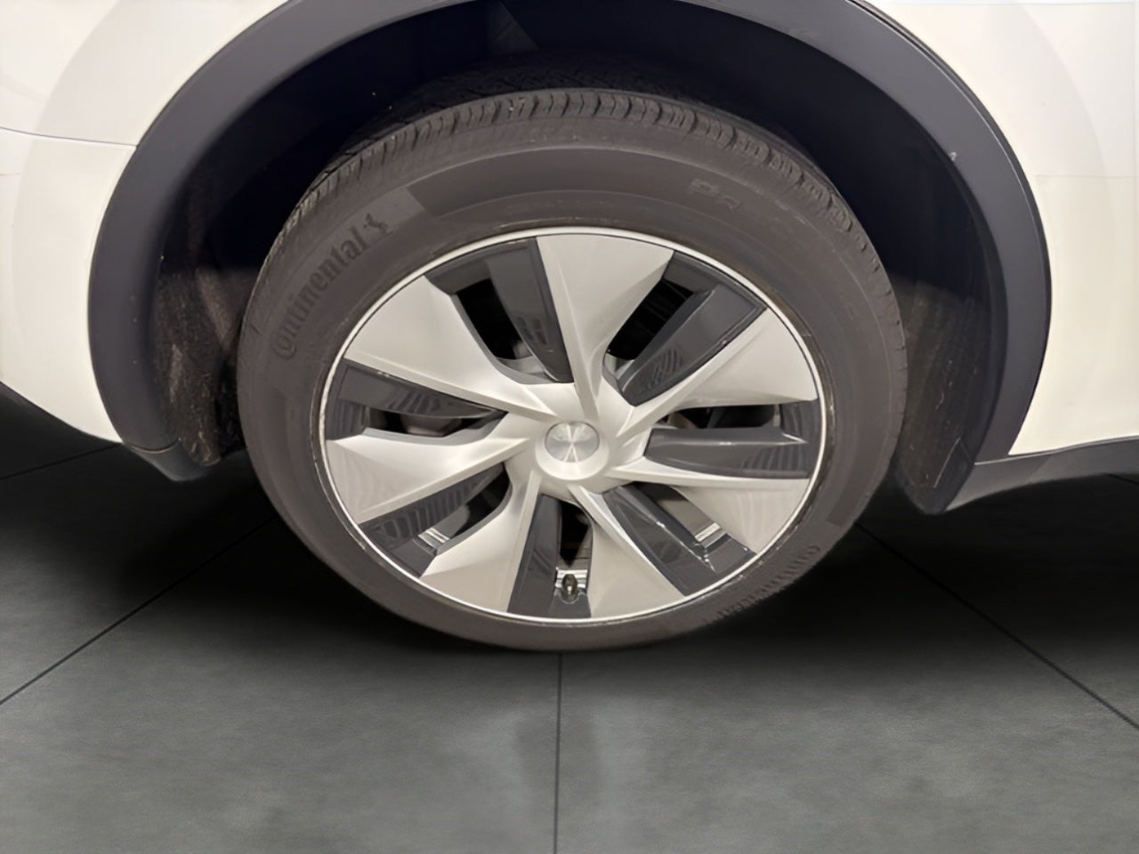 2023 Tesla Model Y Long Range AWD