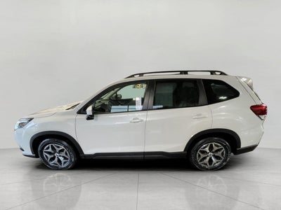 2023 Subaru Forester Premium CVT