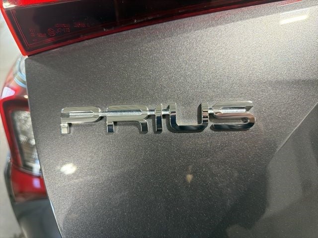 2021 Toyota Prius LE