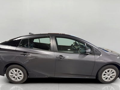 2021 Toyota Prius LE