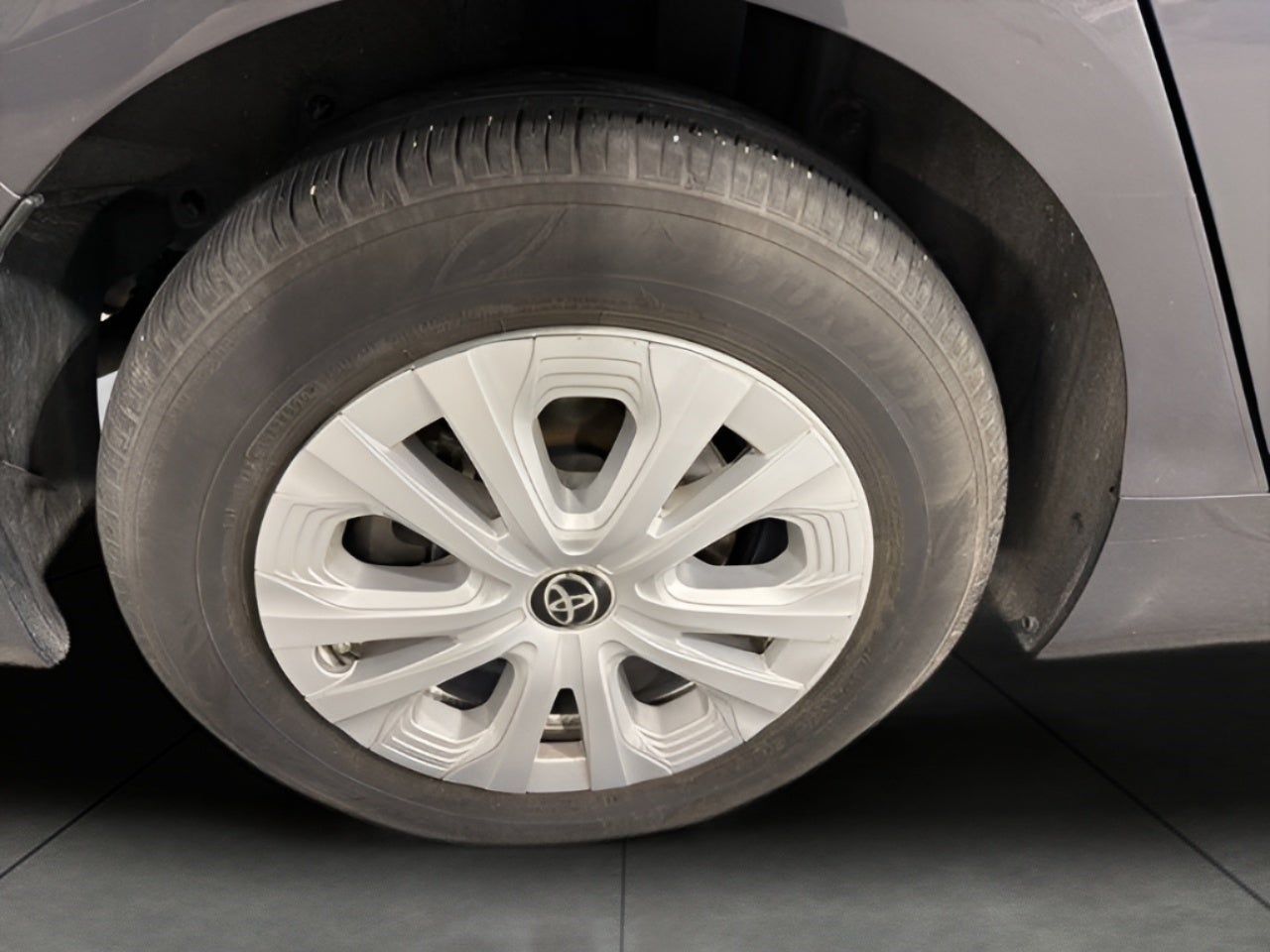 2021 Toyota Prius LE